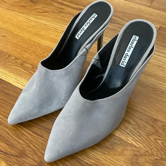 Charles David Women’s Gray Velvet Heels Size 8 - Picture 1 of 8